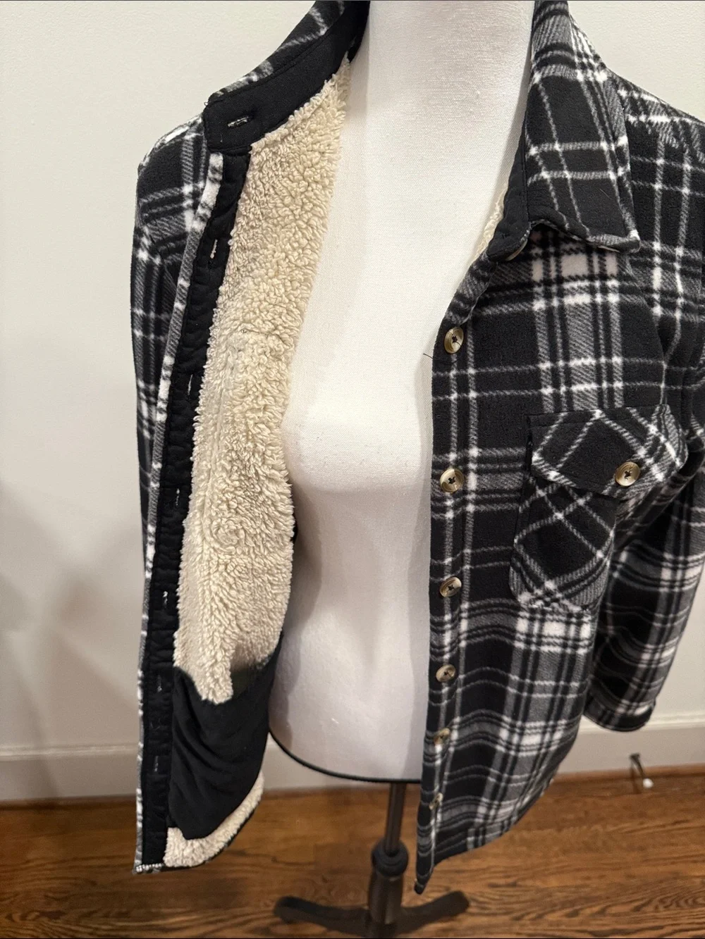 Sage Collective Black & White Plaid Button-Front Women's Shacket Sz Medium